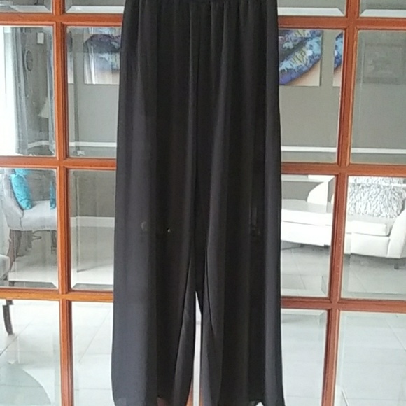 Clothes - Picture 2 of 4